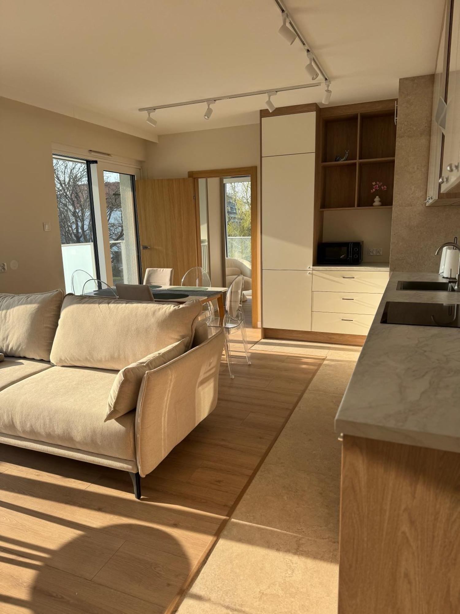 4summer Golden Dune - Parking, Przestronne Mieszkanie 50m2, Caly Do Dyspozycji, Duzy Taras Z Pieknym Zachodem Slonca Parkplatz, Geraeumige Mit 50 M2, Ganzes Zur Verfuegung, Grosse Terrasse Mit Wunderschoenem Sonnenunterga Apartment Kolobrzeg